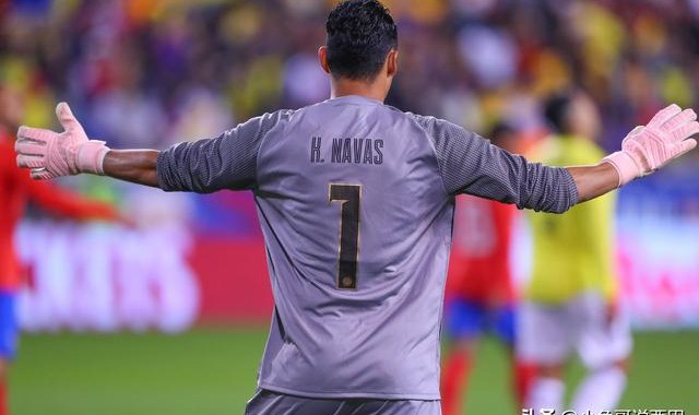  斯特拉斯堡门将神勇发挥，多次扑救力保球队客场全身而退  