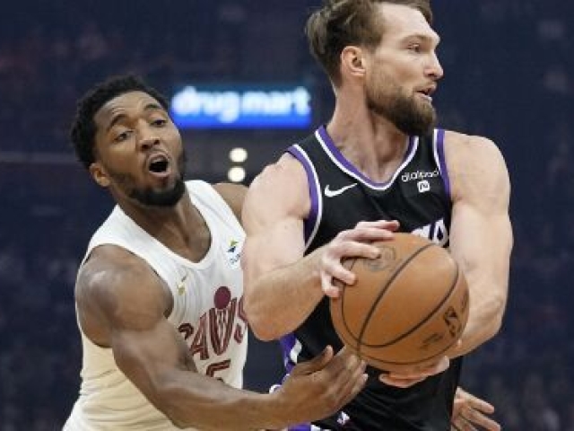  米切尔三分雨骑士大胜尼克斯斩获东部周最佳  