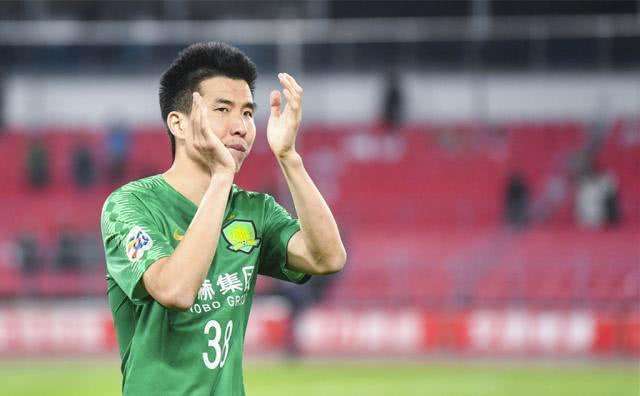  多特边路快马突破犀利单场造三球主宰比赛