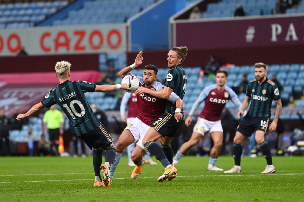 曼联防守漏洞频现,客场不敌升班马遭遇两连败 曼联防守漏洞频现,客场不敌升班马遭遇两连败